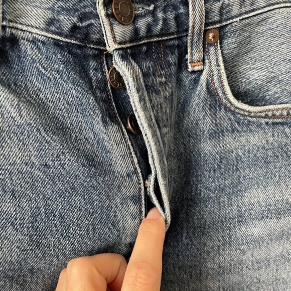 Agolde Parker Denim Shorts Caution Blue Raw Hem Mid-Rise Medium Wash  24 - Picture 6 of 9